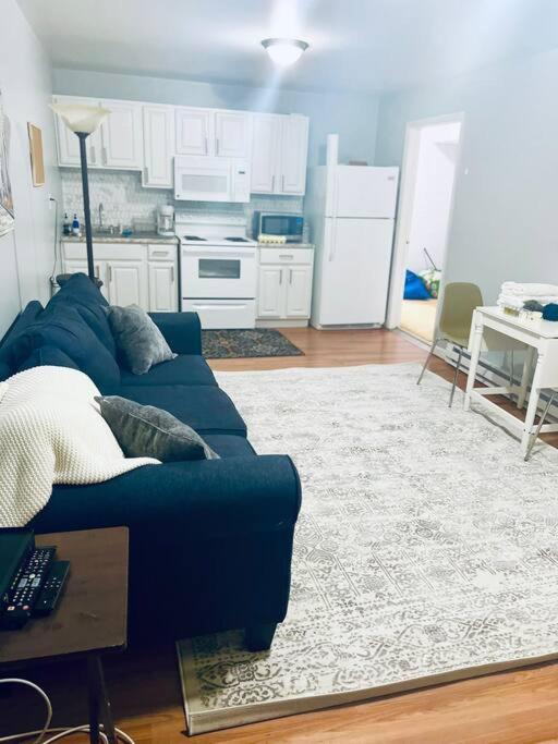Entire 2-Bed Private Apt - Ewr/Nyc/Outlet Mall นูวาร์ก ภายนอก รูปภาพ