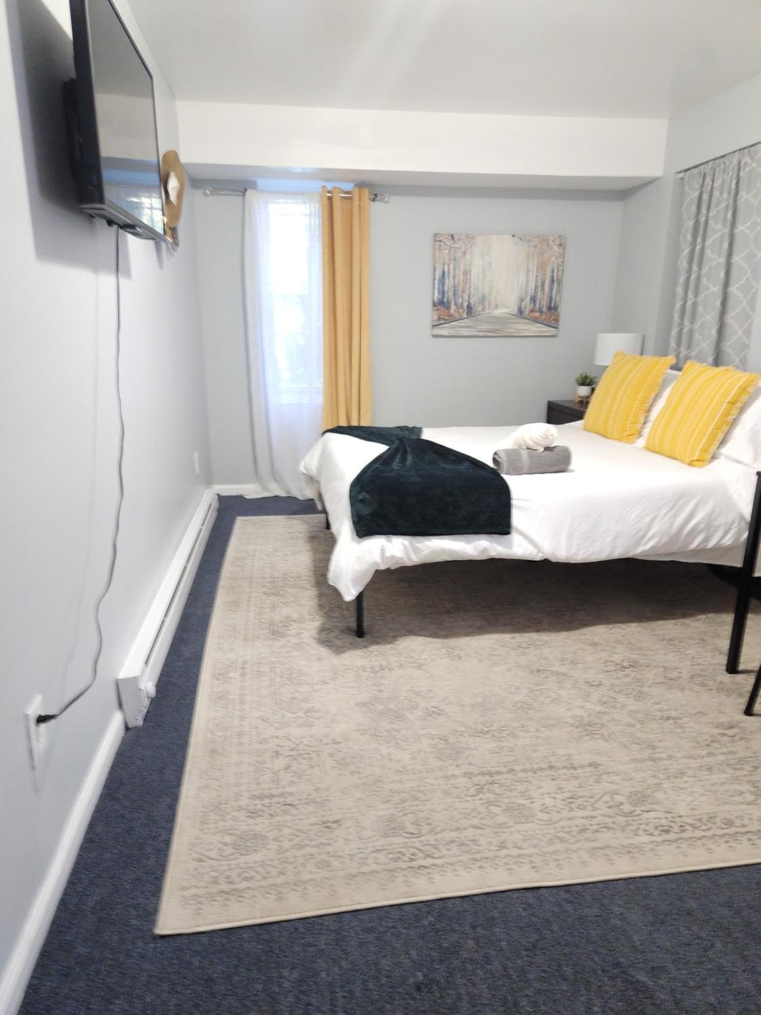 Entire 2-Bed Private Apt - Ewr/Nyc/Outlet Mall นูวาร์ก ภายนอก รูปภาพ