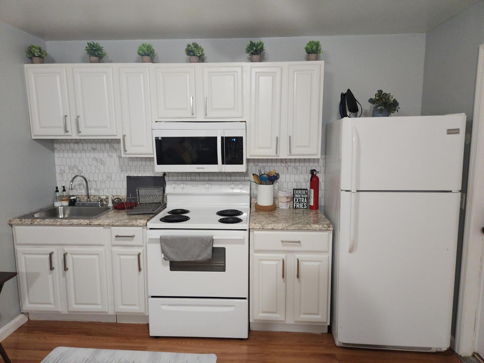 Entire 2-Bed Private Apt - Ewr/Nyc/Outlet Mall นูวาร์ก ห้อง รูปภาพ